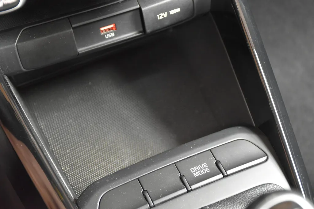 Kia Stonic 1.0 T-GDi MHEV 100pk DynamicLine Navi climate