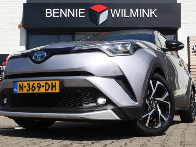 Toyota C-HR 1.8 Hybrid Bi-Tone Trekhaak | Leder | Blindspot | Stoelverwarmin