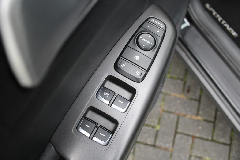 Kia Sportage 1.6 GDI First Edition | 17' LM | Navi | Airco | Cruise | Camera | PDC | Trekhaak |