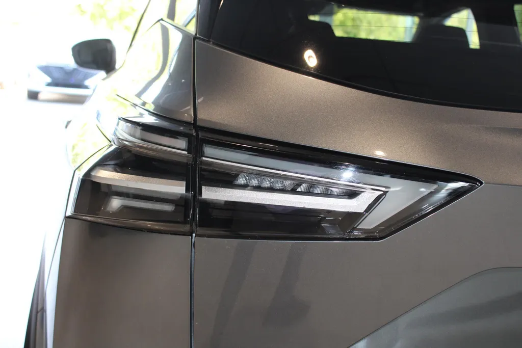 Nissan QASHQAI 1.5 e-Power Business Premium | 190pk | Naviagatie | 360grd camera | Apple carplay & Android auto | pdc voor en achter | 18inch LM wielen | Dodehoek sensoren |