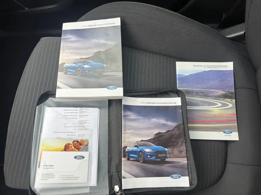 Ford Focus Wagon 1.0 EcoBoost Titanium Business | Trekhaak | HUD | Achteruitrijcamera | Winter Pack | Dodehoek detectie | Elektr. Achterklep | 12 maanden garantie! |