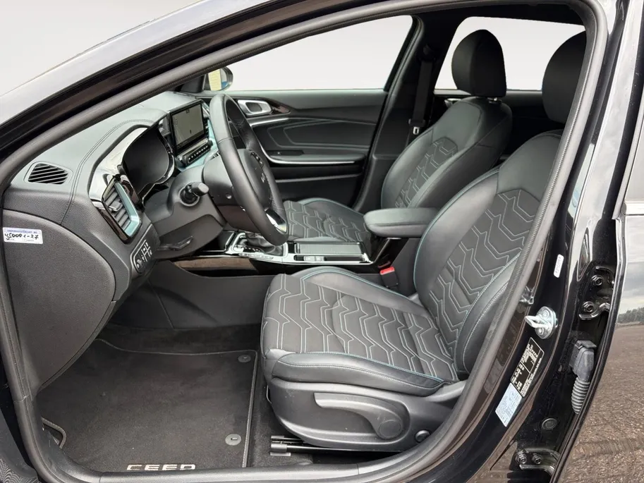Kia Ceed Sportswagon 1.0 T-GDi MHEV Design Edition Automaat | Navi | Clima | Adaptive Cruise | Camera | Stoel-/Stuurverwarming | JBL Soundsysteem | LED Koplampen