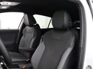Volkswagen ID.4 Limited Edition 58 kWh accu 190 PK · Achteruitrijcamera · Draadloze telefoonlader · Trekhaak, elektrisch uitklapbaar · Voorraad OUTLET · Prijs is inclusief inruilpremie ·
