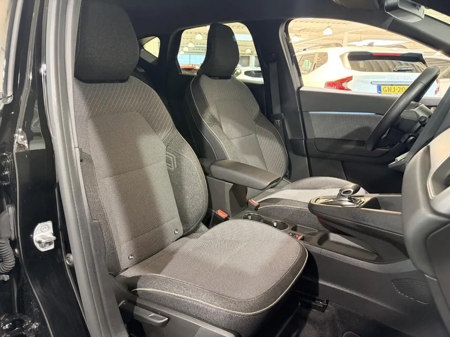 Renault Captur 145PK E-Tech full hybrid techno Automaat | 1ste Eigenaar | Google Built-in | Apple Carplay/Android Auto | Camera | Parkeersensoren | Lichtmetalen Velgen | LED Lampen | Digitale Cockpit | Licht & Regen Sensor | Armsteun |