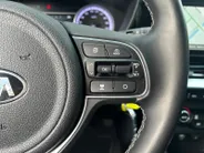 Kia Niro 1.6 GDi Hybrid DynamicLine | Apple Carplay / Android Auto | Navigariesysteem | Licht + Regensensor | Parkeersensoren + Camera Achter | Cruise Control Adaptief | Rijstrooksensor + Correctie
