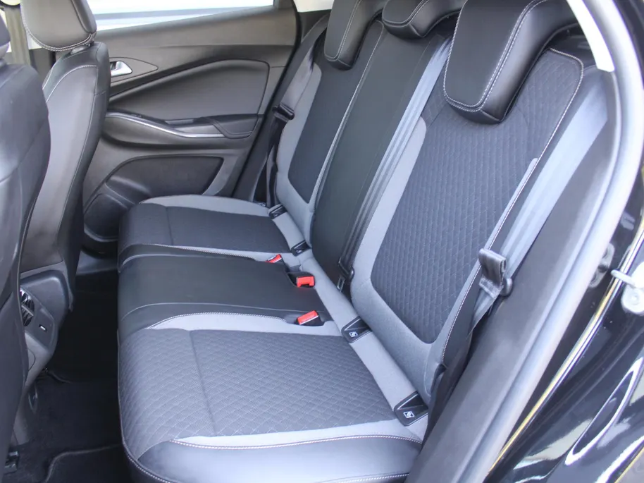 Opel Grandland X 1.2 Turbo Business Elegance | Camera | Telefoonlader | Clima  | Dodehoek detectie | Cruise | Navi | LED | 17” LM | Half stof/leer |