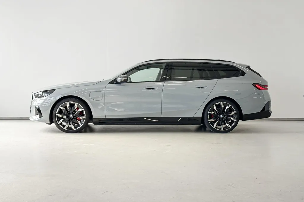 BMW 5 Serie Touring 550e xDrive Innovation Pack M Sportpakket Pro