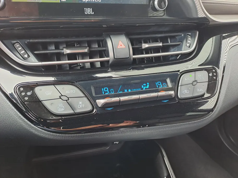 Toyota C-HR 2.0 Hybrid Executive | Automaat | Cruise control adaptief | JBL | Camera | Navigatiesysteem full map | Apple Carplay/Android Auto | LM Velgen