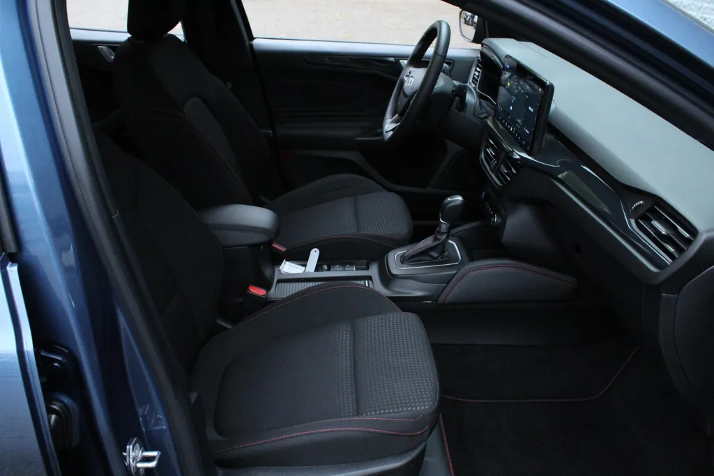 Ford Focus 1.0 EcoBoost Hybrid ST Line X | 155 pk | Winter Pack | Driver Assistance Pack |