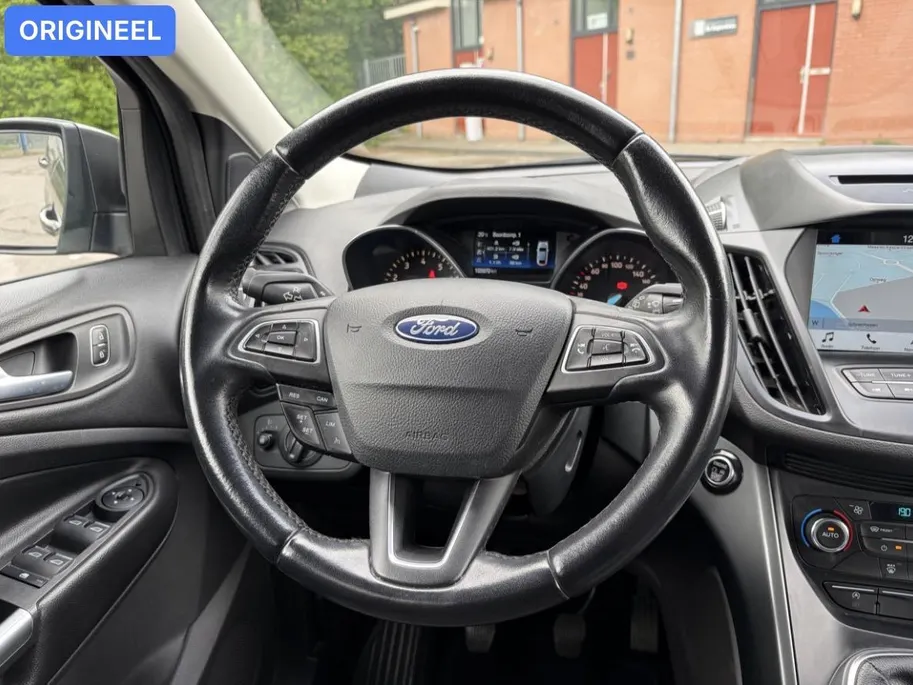 Ford Kuga 1.5 EcoBoost Trend Ultimate | Trekhaak | Camera | 18' Lichtmetalen velgen | Voorruitverwarming | Navigatie | Climate Control | Privacy Glass | Cruise Control