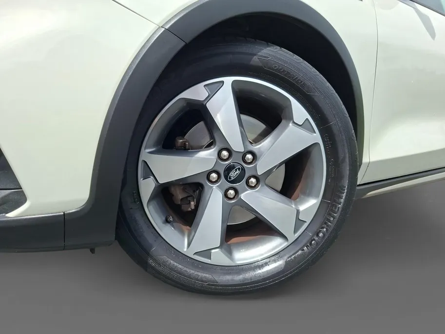 Ford Focus Wagon 1.5 EcoBoost Active Business 150PK Automaat | 1500kg Trekgewicht | Trekhaak | Climate Control | Navigatie | Parkeersensoren | Cruise Control | Keyless Entry