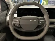 Kia EV3 Plus Advanced 58.3 kWh | NU IN DE SHOWROOM, MAAK NU EEN PROEFRIT!  Private Lease vanaf €429,- p.m. | Gratis Metallic Lak t.w.v. €750,- | Kia Financial lease met 2,99% Rente | 408Km WLTP | Navigatie | Adaptieve cruisecontrol | Stoel en stuur verwarming | K