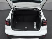 Volkswagen T-Cross 1.0 TSI 95pk Life · Apple/Android Car Play · Trekhaak · P-Sensoren · Airco · 16'Velgen ·
