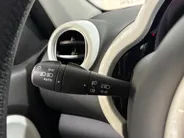 Renault Twingo Z.E. R80 Intens Automaat | 1e eigenaar | Apple CarPlay/Android Auto | Climate Control | Lichtmetalen Velgen | Cruise Control | Licht & Regen Sensor | Half Leder | Privacy Glass | Elektrische Ramen & Spiegels |