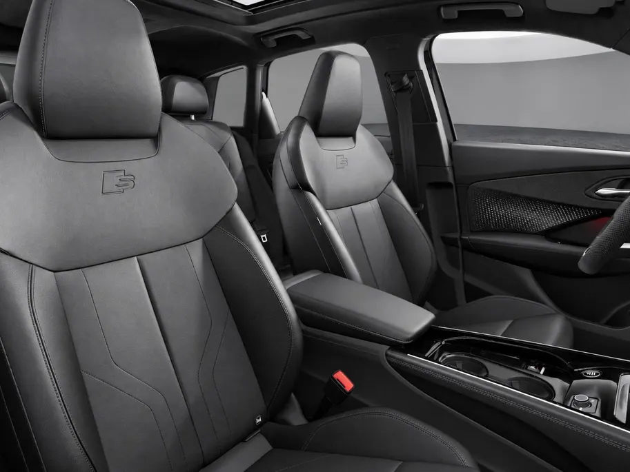 Audi Q3 e-hybrid S edition 272 PK · Tech plus · Glazen panoramadak · Head-up display · Trekhaak elek. wegklapbaar