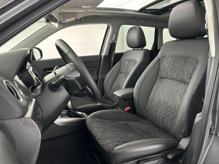 Suzuki Vitara 1.4 Style Smart Hybrid Automaat | Panoramadak | €2.000,- + €750,- voorraadkorting!