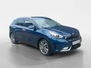 Kia Niro 1.6 GDi Hybrid ExecutiveLine | Compleet dealer onderhouden! | Elektrisch verstelbare stoelen incl. geheugenfunctie | Stoelverwarming- en koeling | JBL geluidsinstallatie | Dodehoekassistentie | Achteruitrijcamera | Navi | Climate control