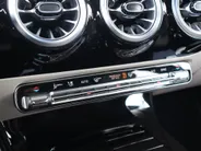 Mercedes-Benz A-Klasse 180 Star Edition Luxury Line l Keyless l Panoramadak l Stoelverwarming