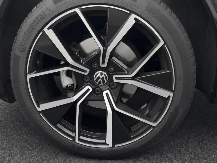 Volkswagen Tiguan 1.5eTSI/150PK R-Line · Panoramadak · Trekhaak · 360°Camera + Parkeersensoren · Garantie t/m 28-03-2028 of 100000km.