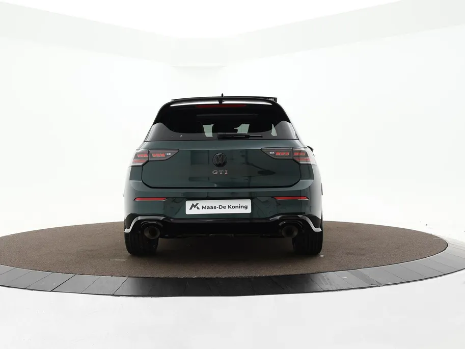 Volkswagen Golf GTI Clubsport Edition 50 2.0 325 PK 7 versn. DSG · Assistance Pakket Plus · Leder Pakket 'Vienna' · Multimedia Pakket Plus · Panoramaschuif-kanteldak · Stuurwiel, verwarmd, multifunctioneel en met ArtVelours bekleed ·
