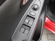 Mazda 2 1.5 Skyactiv-G Sportive | Camera | Apple Carplay/Android Auto | LED | Cruise | 16' LM | Airco | Dealeronderhouden | Weing km! |