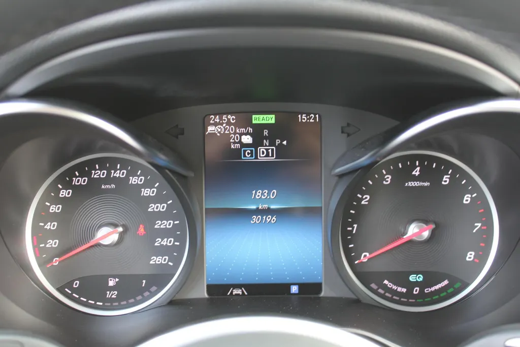 Mercedes-Benz GLC 300e 4MATIC | Plug-in | 320PK | Adap. Cruise | Rondom camera | 18' LM | Parkeerpakket |