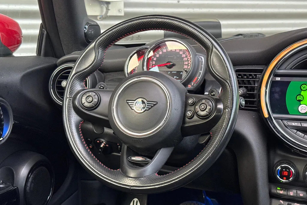 MINI Cooper Cabrio 2.0 John Cooper Works Chili