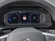 Volkswagen T-Roc 1.5TSI/150PK R-Line Black Style · Panoramadak · Apple/Android Car Play · Camera + Parkeersensoren · Stoelverwarming ·  Garantie t/m 07-08-2027