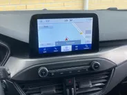 Ford Focus 1.0 EcoBoost Hybrid 125 pk Titanium X Wagon Navigatie - Apple Carplay/ Android Auto - Camera - Draadloos opladen telefoon - Elektrische achterklep