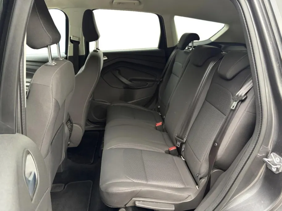 Ford Kuga 1.5 EcoBoost Trend Ultimate | Trekhaak | Camera | 18' Lichtmetalen velgen | Voorruitverwarming | Navigatie | Climate Control | Privacy Glass | Cruise Control