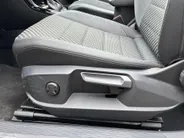 Volkswagen T-Roc Cabrio 1.5 TSI 150pk DSG R-Line · Apple/Android Car Play · P-Sensoren · Stoel-& Stuurverwarming · Rij mode Selectie · 18'' Inch ·
