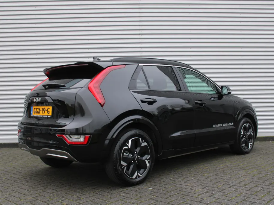 Kia Niro EV DynamicPlusLine 64.8 kWh | 17' LM | Schuif / Kantel dak | Navi | Cruise | Airco | Camera | 17% bijtelling |
