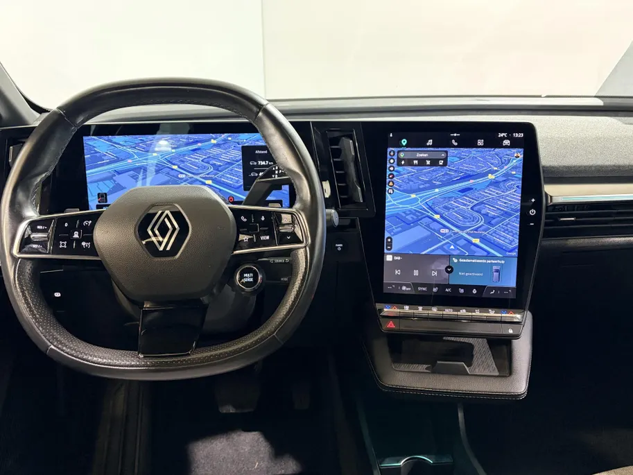 Renault Megane E-Tech 220PK EV60 Optimum Charge Techno Automaat | Pack Winter | Adaptive Cruise Control | 360 Camera | Apple CarPlay/Android Auto | Parkeersensoren | Full LED | Digital Cockpit | Lichtmetalen Velgen |