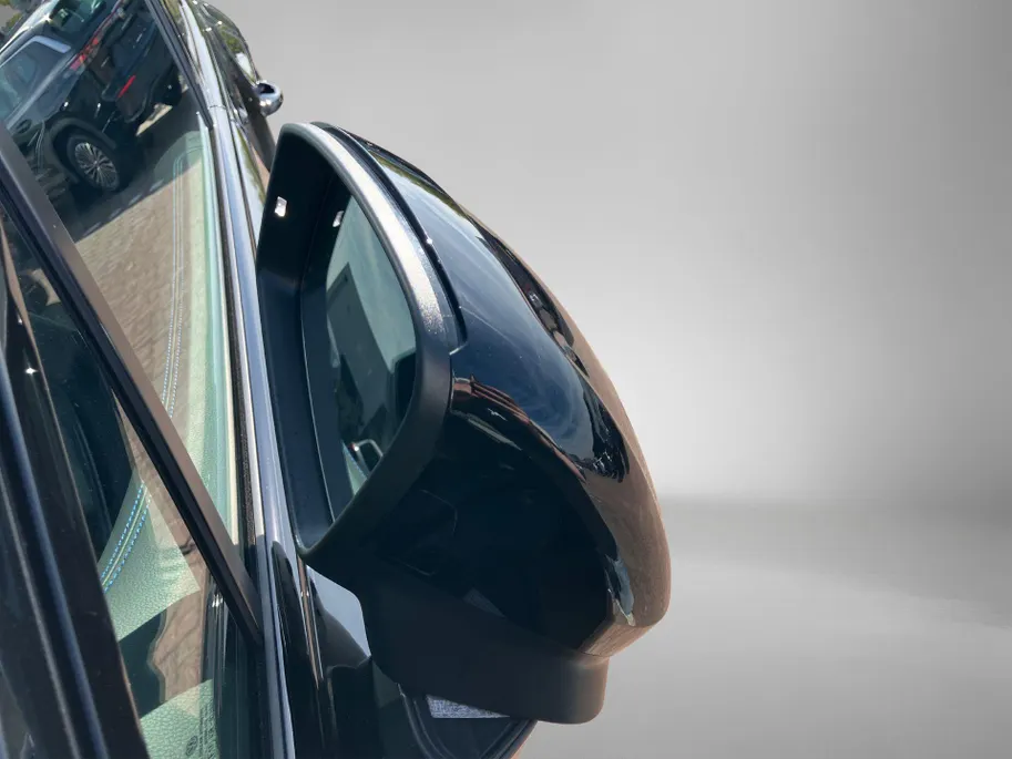 Volkswagen Touareg 3.0TSieHybrid 340kW/462PK 4MOTION R Edition · Panoramadak · Leder · DYNAUDIO · 360°Camera · Luchtvering · Garantie t/m 22-07-2030 of 100000km.
