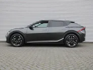 Kia EV6 Air 84 kWh | Stuur-/stoelverwarming | Camera | Cruise adapt. | Telefoonlader | Clima | Navi | 19' LM | LED | Apple Carplay/Android Auto |