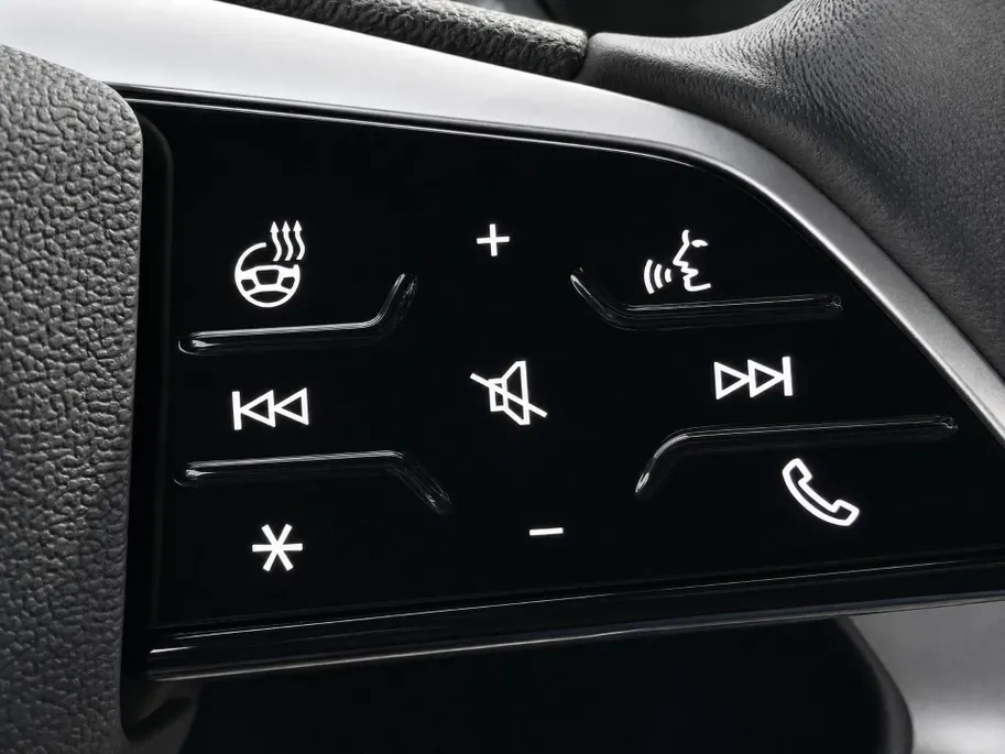 Audi Q4 e-tron 45 quattro Advanced edition 82 kWh 210kW/286PK · Panoramadak · Trekhaak · Camera · Apple/Android Car Play · Adaptive Cruise Control · Elektrische stoelverstelling · Stoelverwarming · Drive select