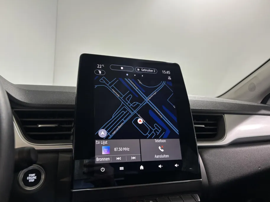 Renault Captur 90PK TCe Intens | 9,3' Navi | Camera | Climate Control | Parkeersensoren | Apple CarPlay/Android Auto | Cruise Control | Lichtmetalen Velgen | Armsteun | Full LED |
