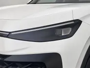 Volkswagen T-Roc 1.5 eTsi 150pk DSG R-Line First Edition · Camera · Apple/Android Car Play · Navigatie · Wegklapbare Trekhaak · Elek. Achterklep · 18'' Inch ·