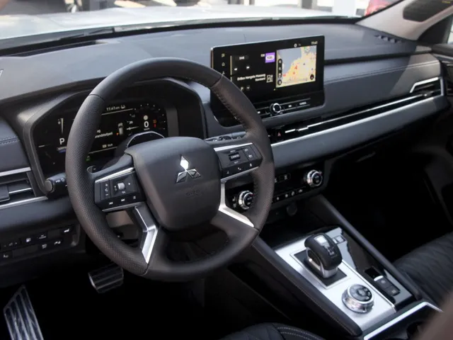 Mitsubishi Outlander 2.4i PHEV Instyle | voorraad korting €8000,-
