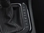 Volkswagen Tiguan 1.4 TSI eHybrid R-Line Business+ · Panoramadak · Trekhaak · 360°Camera · Apple/Android Car Play