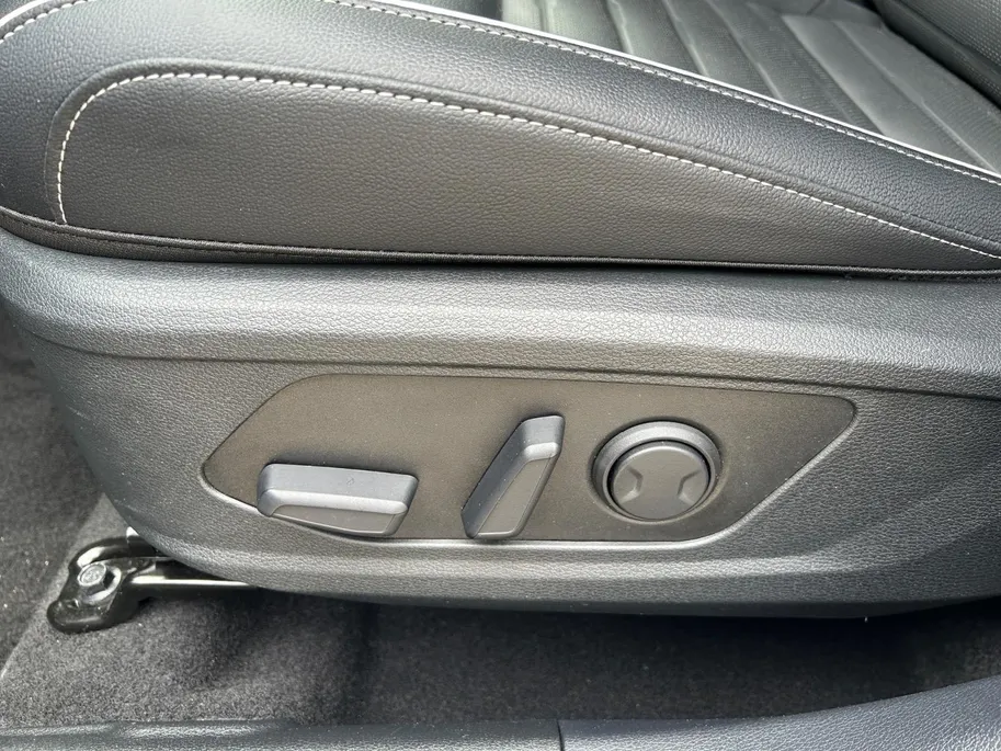 Kia Sportage 1.6 T-GDi Hybrid GT-PlusLine | Apple Carplay / Android Auto | Navigatiesysteem | Elektrisch verstelbare Voorstoelen | Bestuurdersstoel Met geheugen | Stoelverwarming + Stoelkoeling | Stuurverwarming | Elektrisch Bedienbaar Schuif / Kanteldak | Elektrisch 