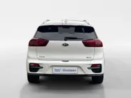 Kia e-Niro ExecutiveLine 64 kWh | SOH 100% | Warmtepomp | Navigatie | Adaptive cruise control | Climate control | Apple Carplay & Android Auto | Achteruitrijcamera | Stoel- stuurverwarming |