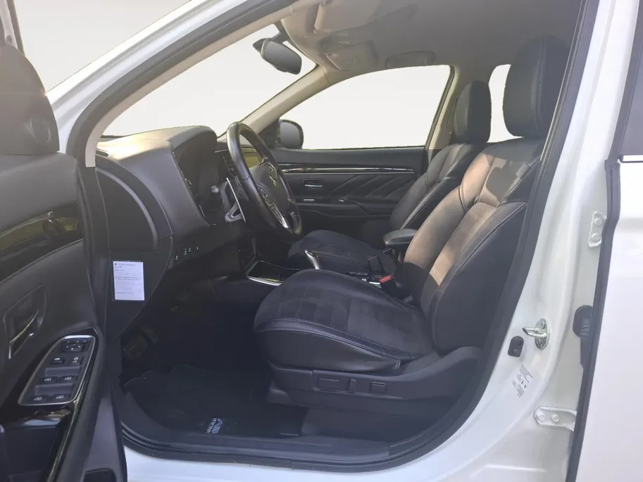 Mitsubishi Outlander 2.4 PHEV Intense | CRUISE | CLIMATE | PDC | STOELVERWARMING |