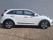 Kia Niro 1.6 GDi Hybrid DynamicLine AUTOMAAT | GROOT scherm | Navigatie | Camera | Adaptieve Cruise | Climate | Apple Carplay/Android Auto
