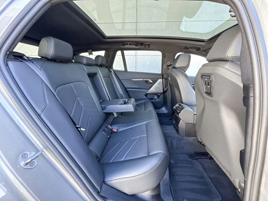BMW i5 Touring eDrive40 84 kWh