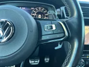 Volkswagen Golf 2.0 TSI 4Motion R | Carplay | Stoelverwarming | Parkeercamera | Climate Control