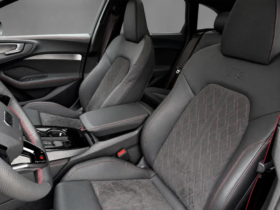 Audi A5 Avant 2.0 e-hybrid 367pk Quattro S edition Competition · Panoramadak · Inklap. Trekhaak · 360 Camera · B&O Sound · Head-Up Display · Elek. Stoelen + Geheugen Bestuurder · Garantie t/m 21-11-2030 of 100.000km