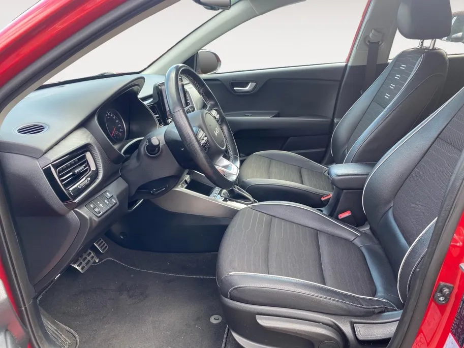 Kia Stonic 1.0 T-GDi MHEV GT-PlusLine | AUTOMAAT | Climate control | Dodehoekdetectie | Stoelverwarming en ventilatie | 17 inch lichtmetalen velgen | Navigatie | Parkeercamera | Elek.  schuif/kanteldak |
