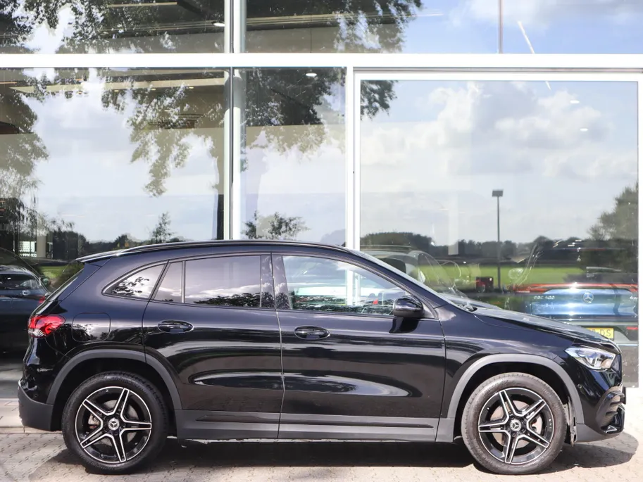 Mercedes-Benz GLA 250 e AMG Line l Stoelverwarming l Achteruitrij camera l Ambiente lichtpakket