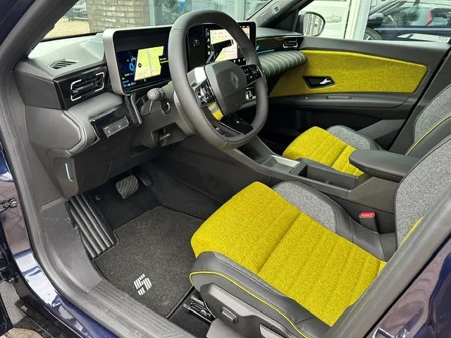 Renault 5 Comfort range iconic cinq 52 kWh | INCL. V2G LADER | WINTERPACK | CAMERA